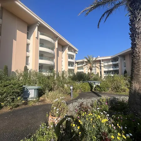 Port Frejus, Le Cesaree, Exceptionnel T3 Apartment *